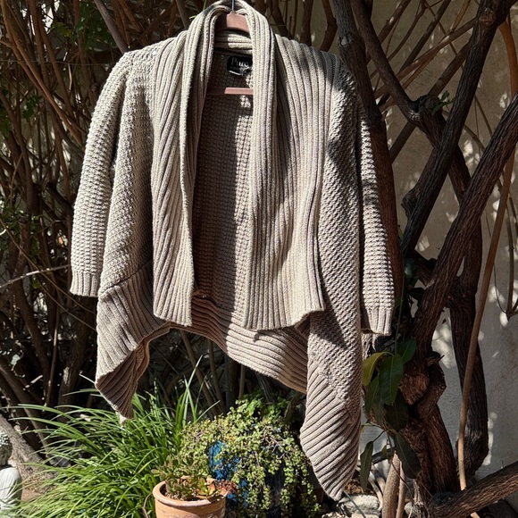 Elegant Taupe Knit Cardigan - Picture 1 of 4